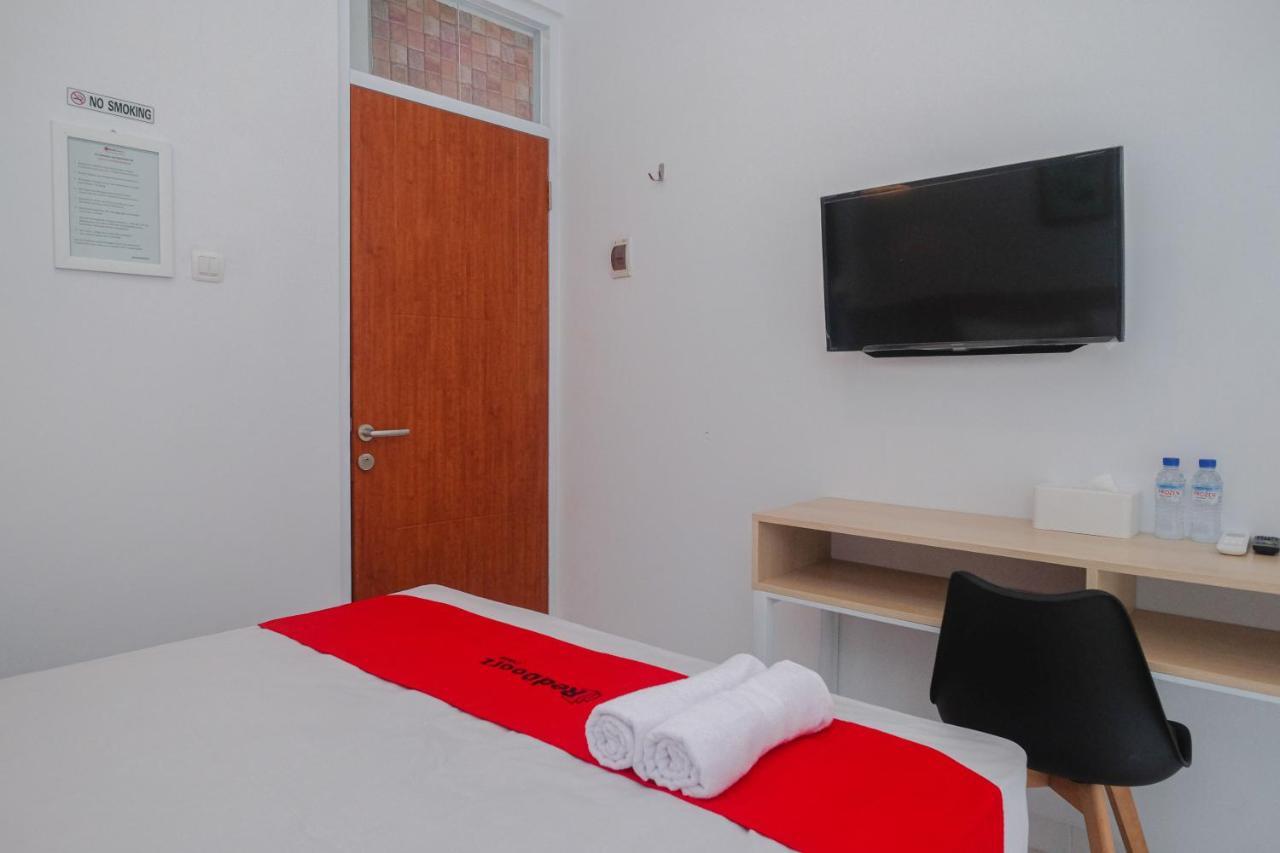 Reddoorz Syariah @ Tlogosari Semarang 호텔 Alastuwo 외부 사진