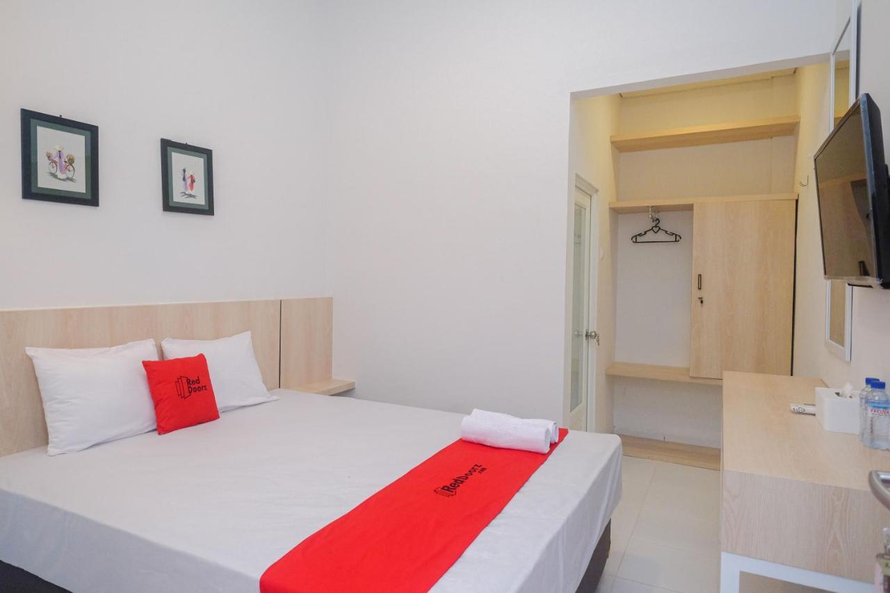 Reddoorz Syariah @ Tlogosari Semarang 호텔 Alastuwo 외부 사진