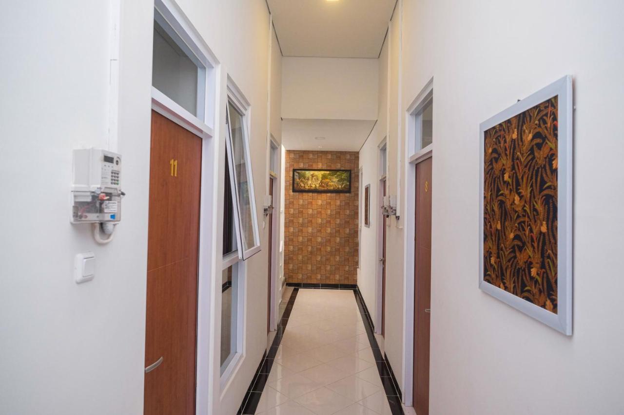 Reddoorz Syariah @ Tlogosari Semarang 호텔 Alastuwo 외부 사진
